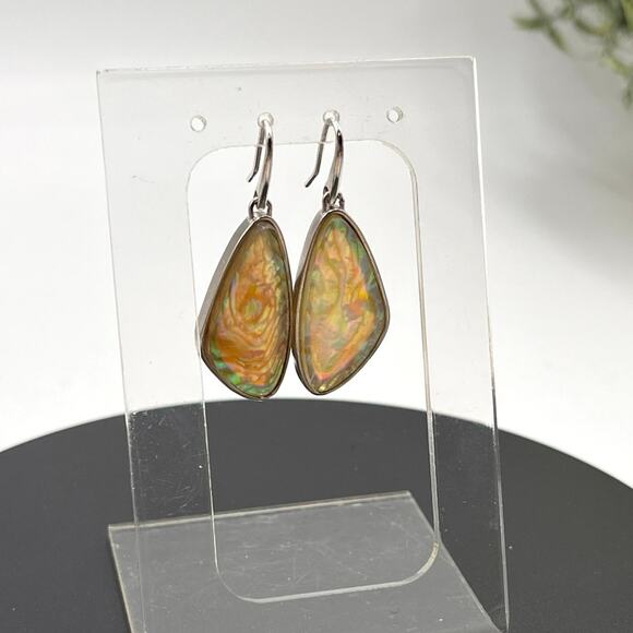 KENDRA SCOTT McKenna Women Iridescent Abalone Dangle Drop
MOP Earrings - Picture 3 of 7